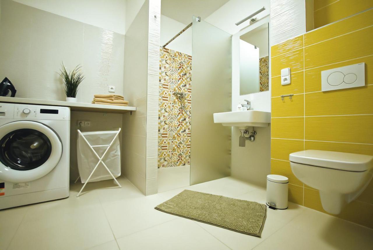 Nice Accommodation In Мікулов Екстер'єр фото