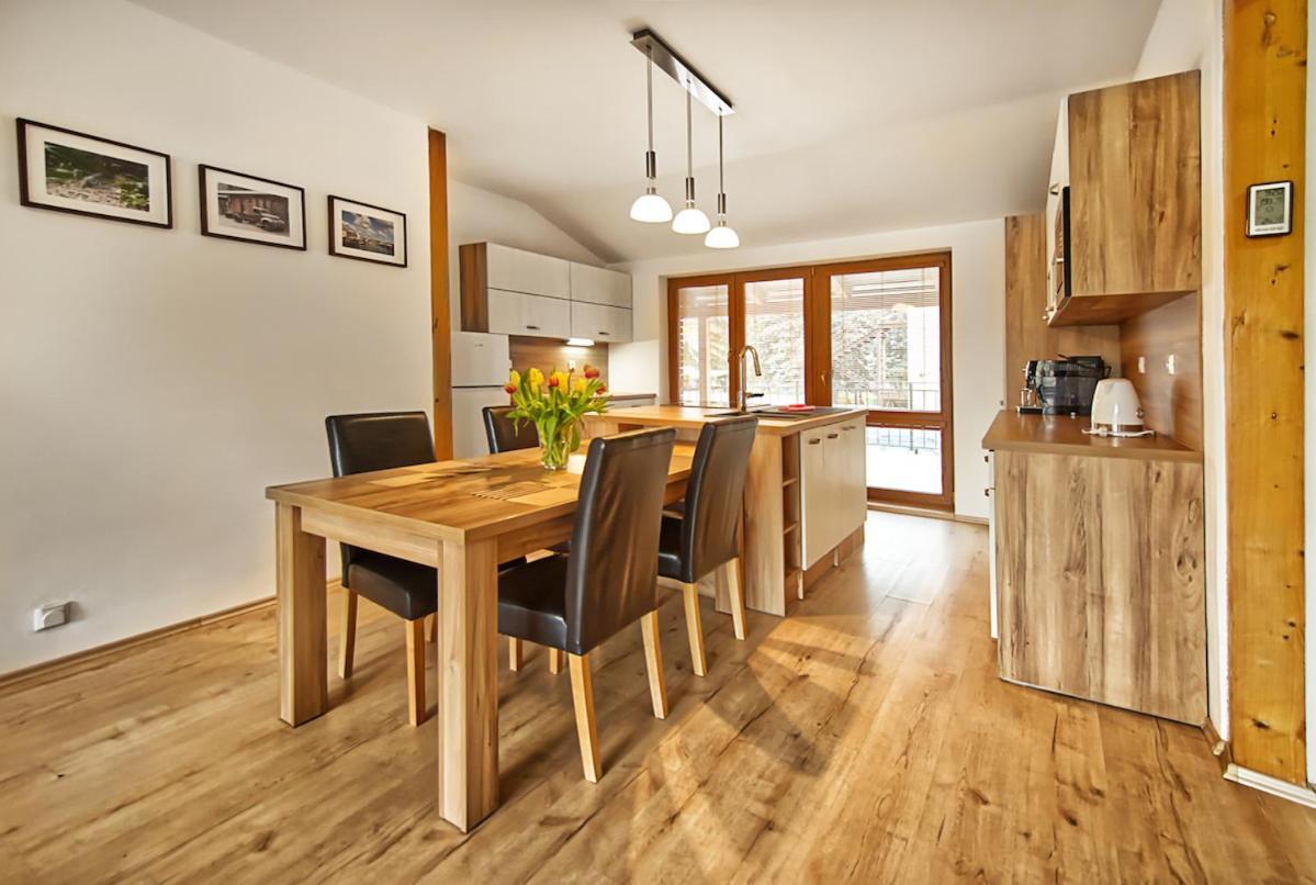 Nice Accommodation In Мікулов Екстер'єр фото