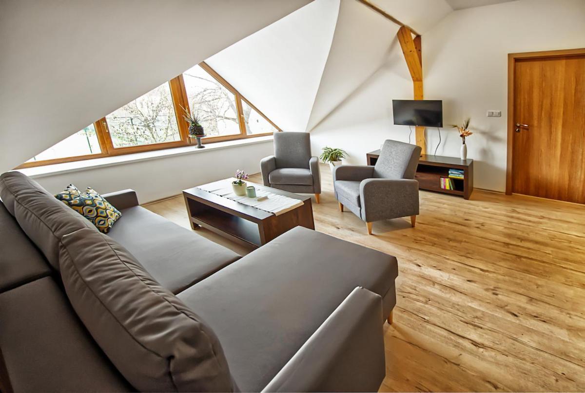 Nice Accommodation In Мікулов Екстер'єр фото