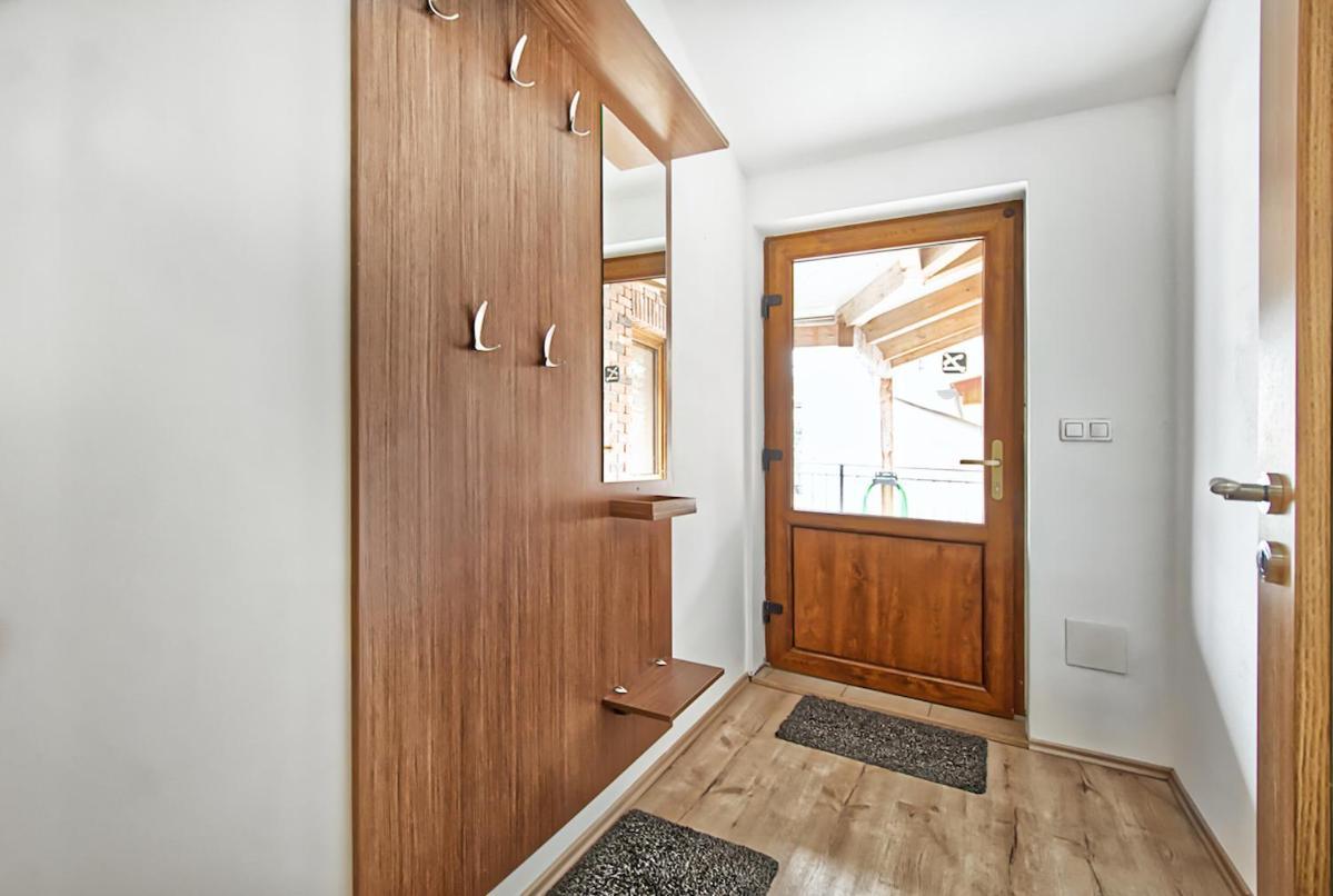 Nice Accommodation In Мікулов Екстер'єр фото