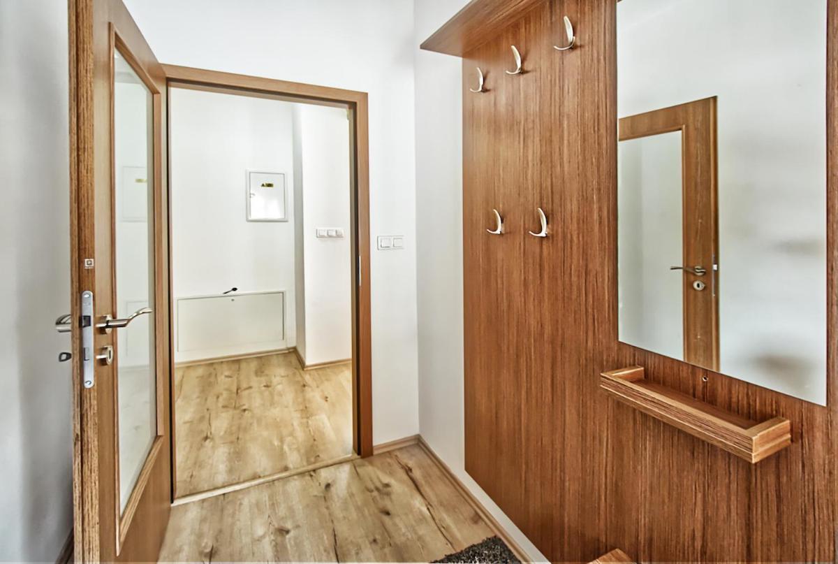 Nice Accommodation In Мікулов Екстер'єр фото