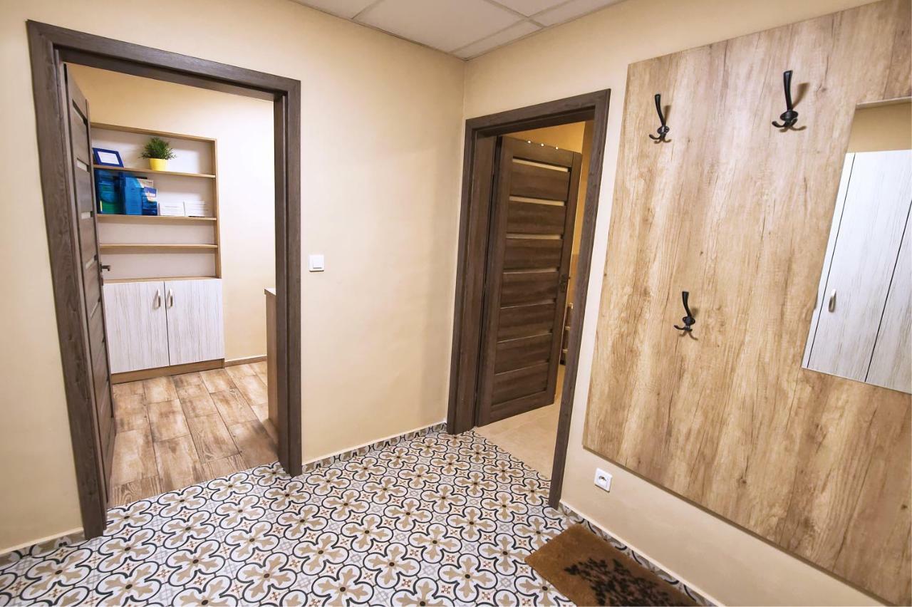 Nice Accommodation In Мікулов Екстер'єр фото